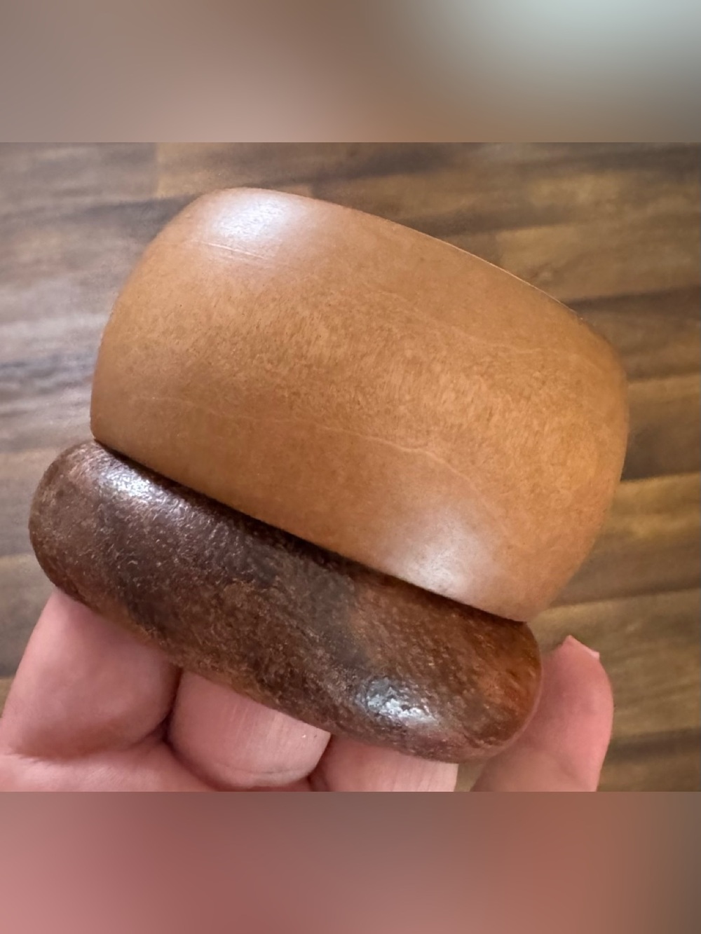 Women's Tan and Brown Wood-Effect Bangle Bracelet